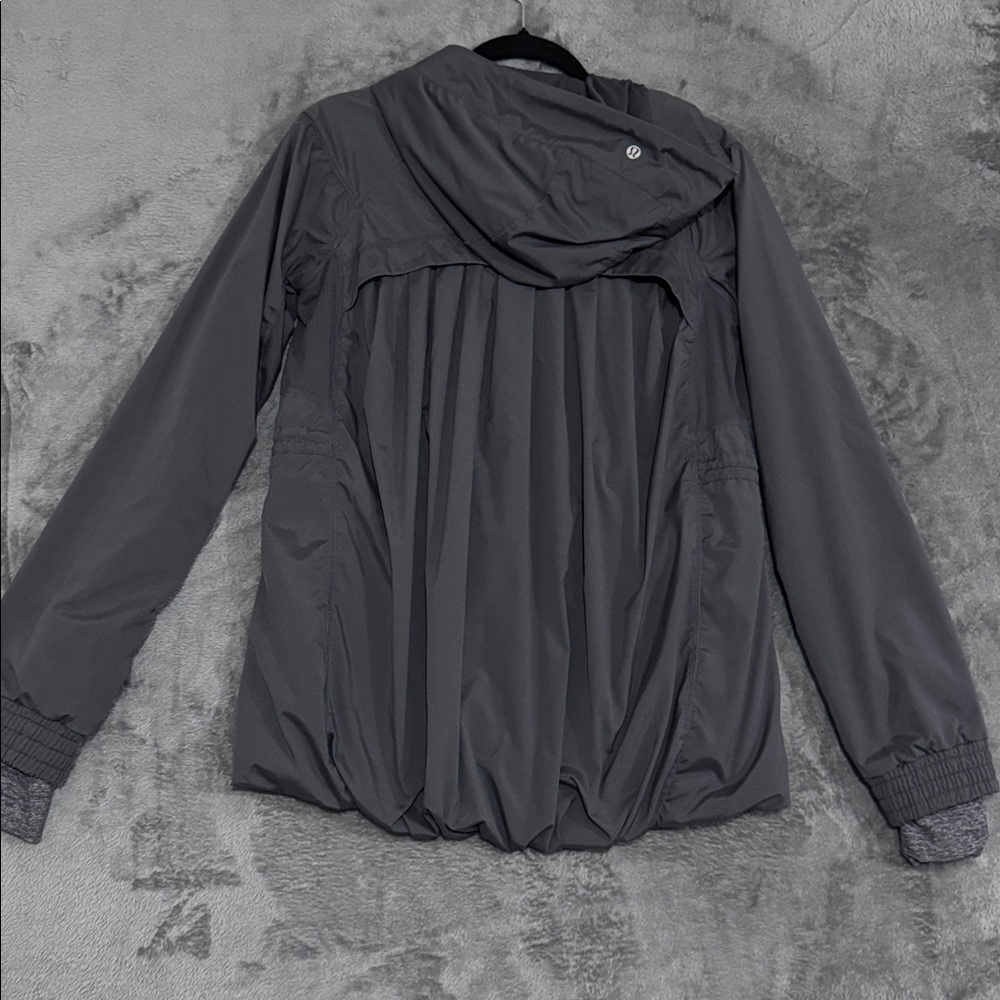 Lululemon Gray Resolution Jacket Sz 8 Women's Def… - image 6